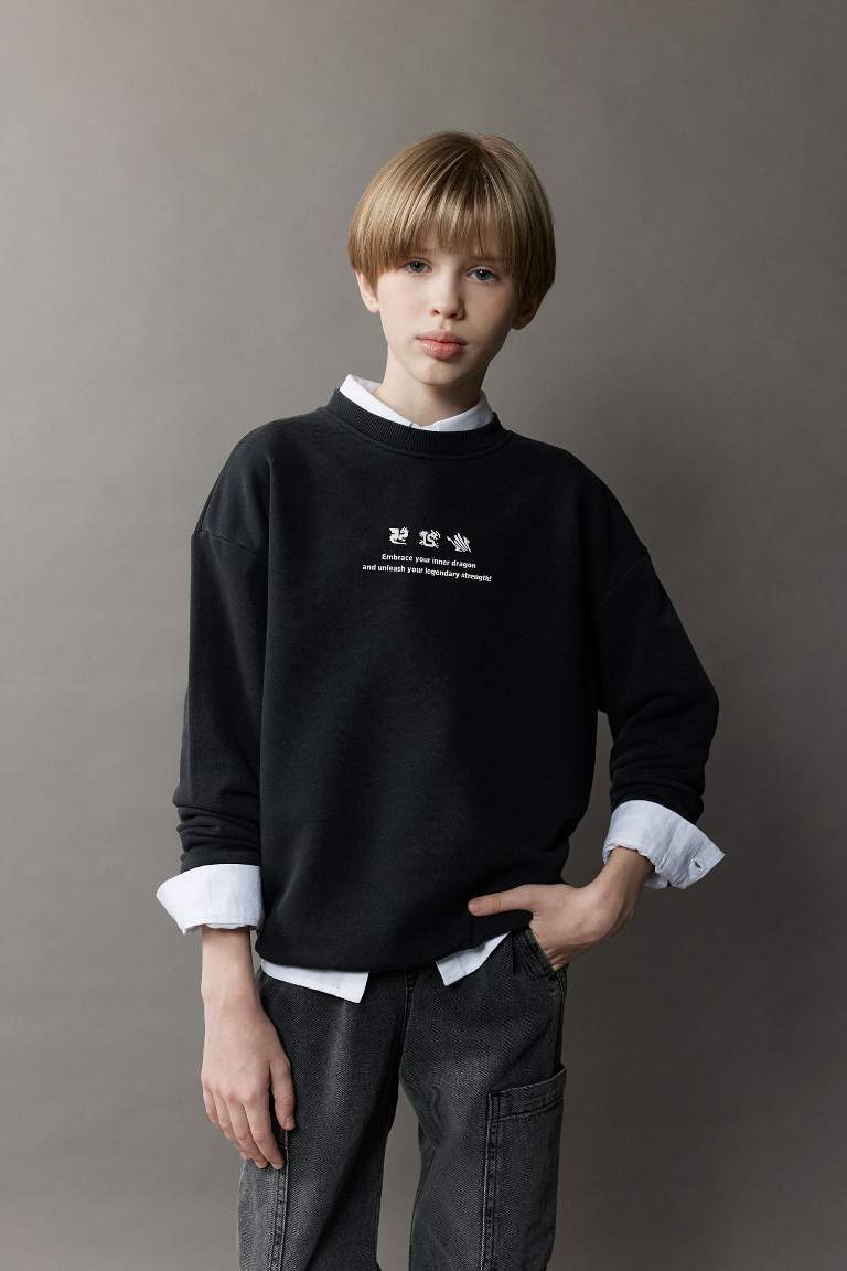 Boy Oversize Fit Back Printed Washed Faded Effect Sweatshirt