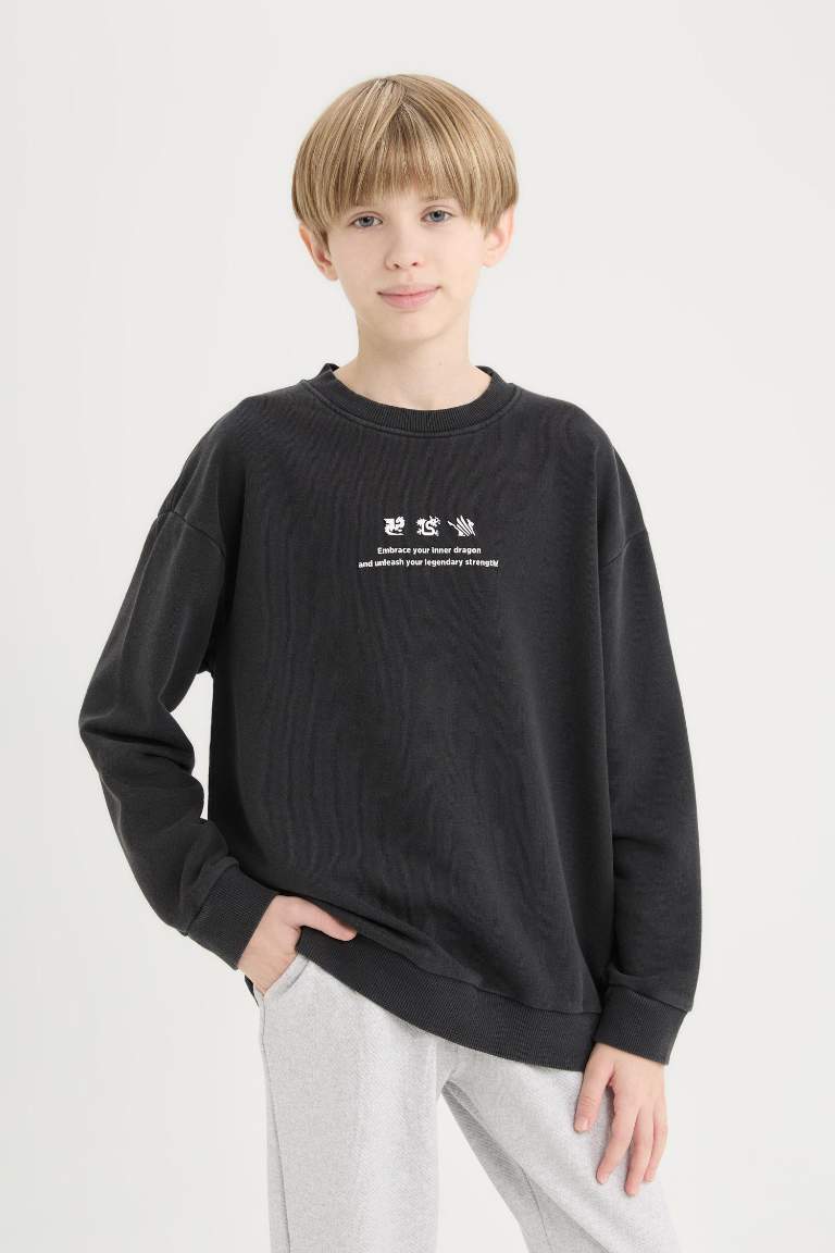 Boy Oversize Fit Back Printed Washed Faded Effect Sweatshirt