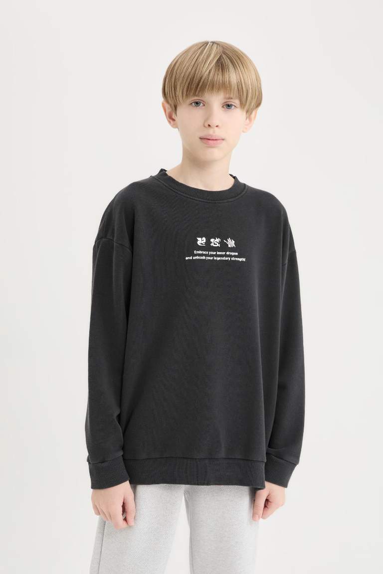 Boy Oversize Fit Back Printed Washed Faded Effect Sweatshirt