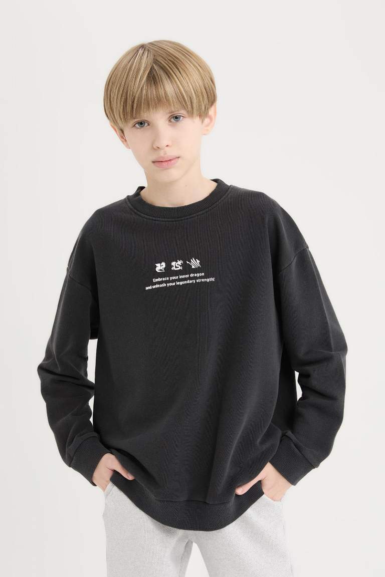 Boy Oversize Fit Back Printed Washed Faded Effect Sweatshirt