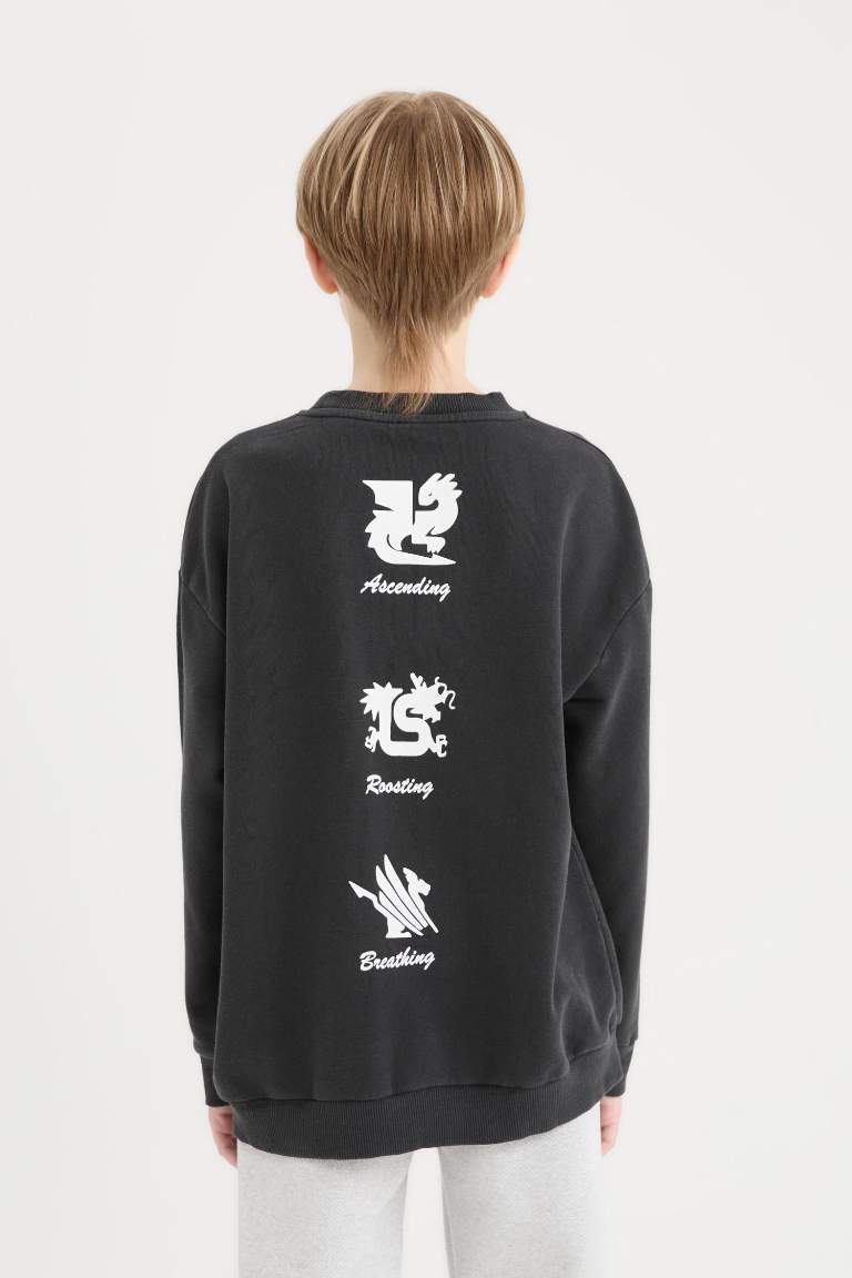 Boy Oversize Fit Back Printed Washed Faded Effect Sweatshirt