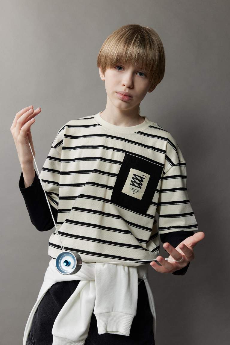 Boy Oversize Fit Crew Neck Long Sleeve T-Shirt