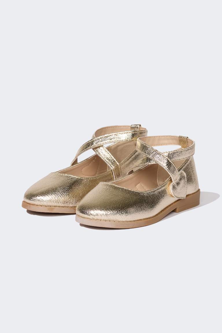 Girl Flat Sole Faux Leather Sandals