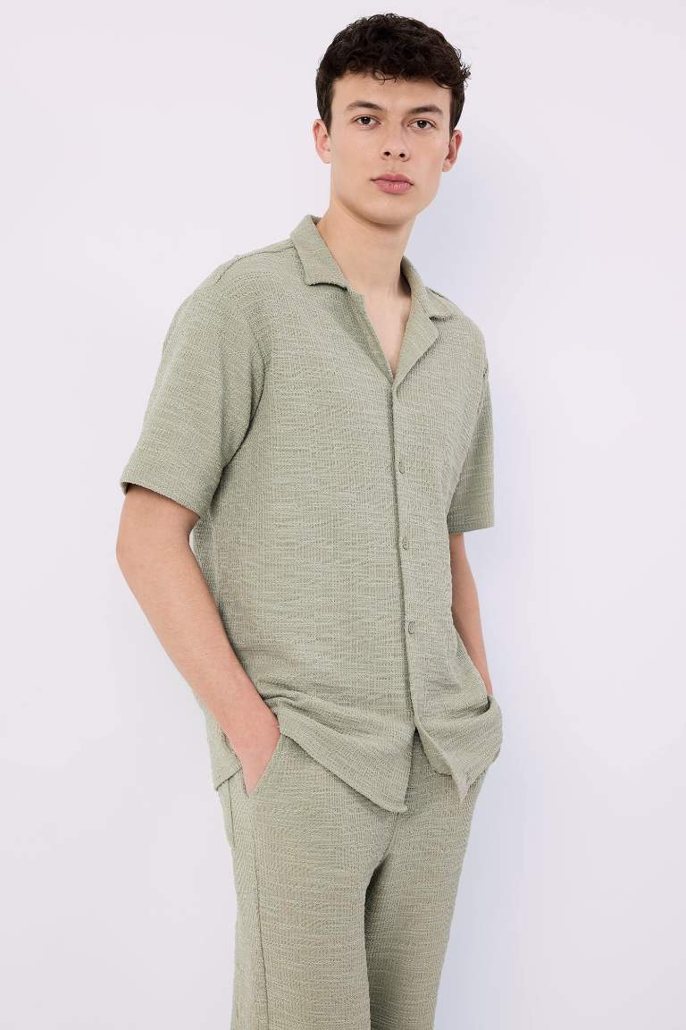 Chemise à manches courtes et coupe régulière