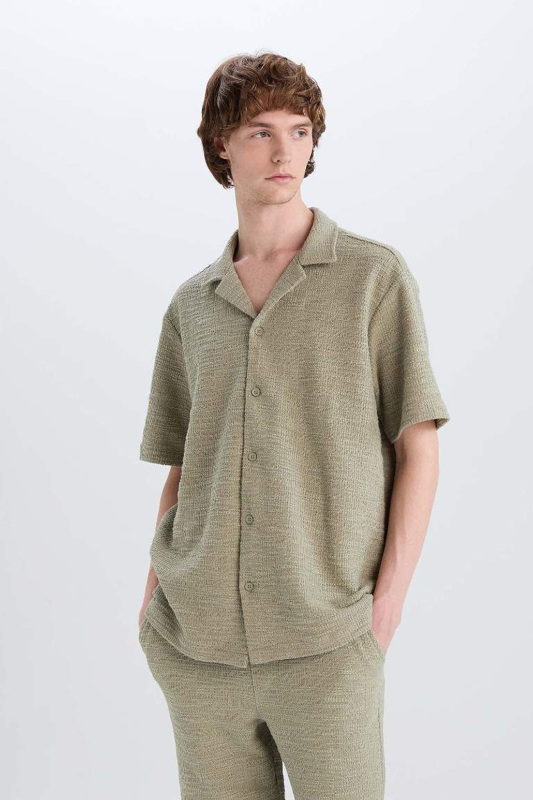 Chemise à manches courtes et coupe régulière