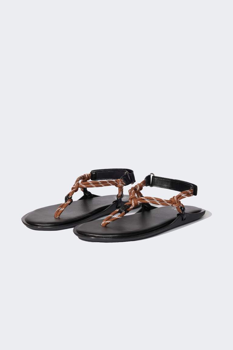 Woman Flat Sole Faux Leather Sandals