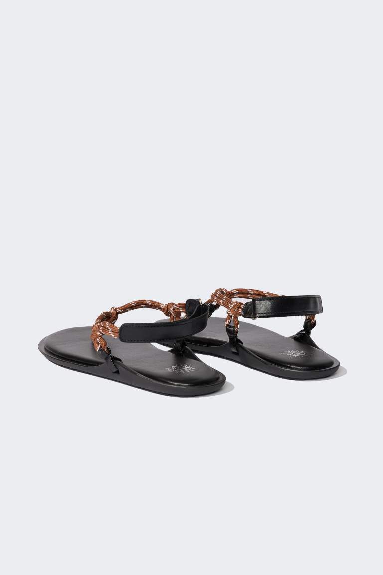 Woman Flat Sole Faux Leather Sandals