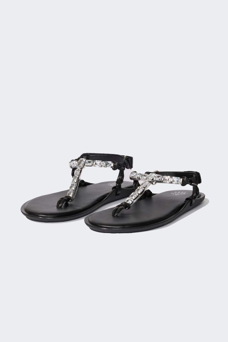 Woman Flat Sole Faux Leather Sandals