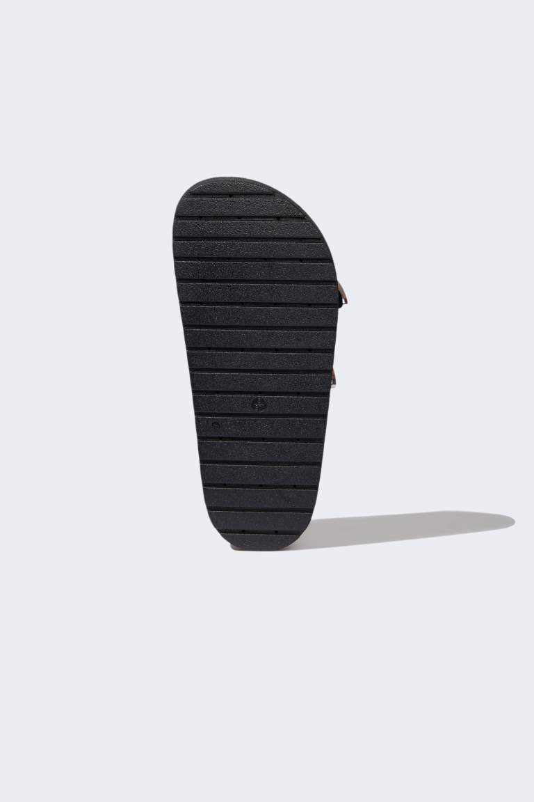 Woman Flat Sole Faux Leather Slippers