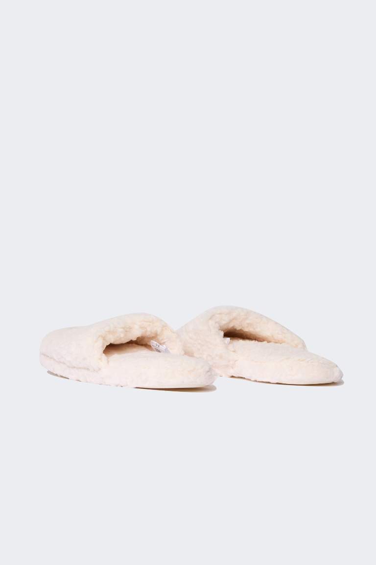 Woman Flat Sole Home Slipper