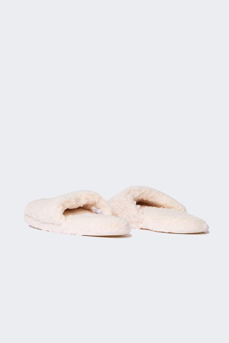 Woman Flat Sole Home Slipper