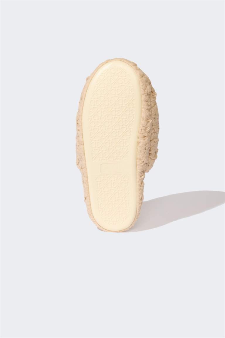Pantoufles plates en peluche pour femme