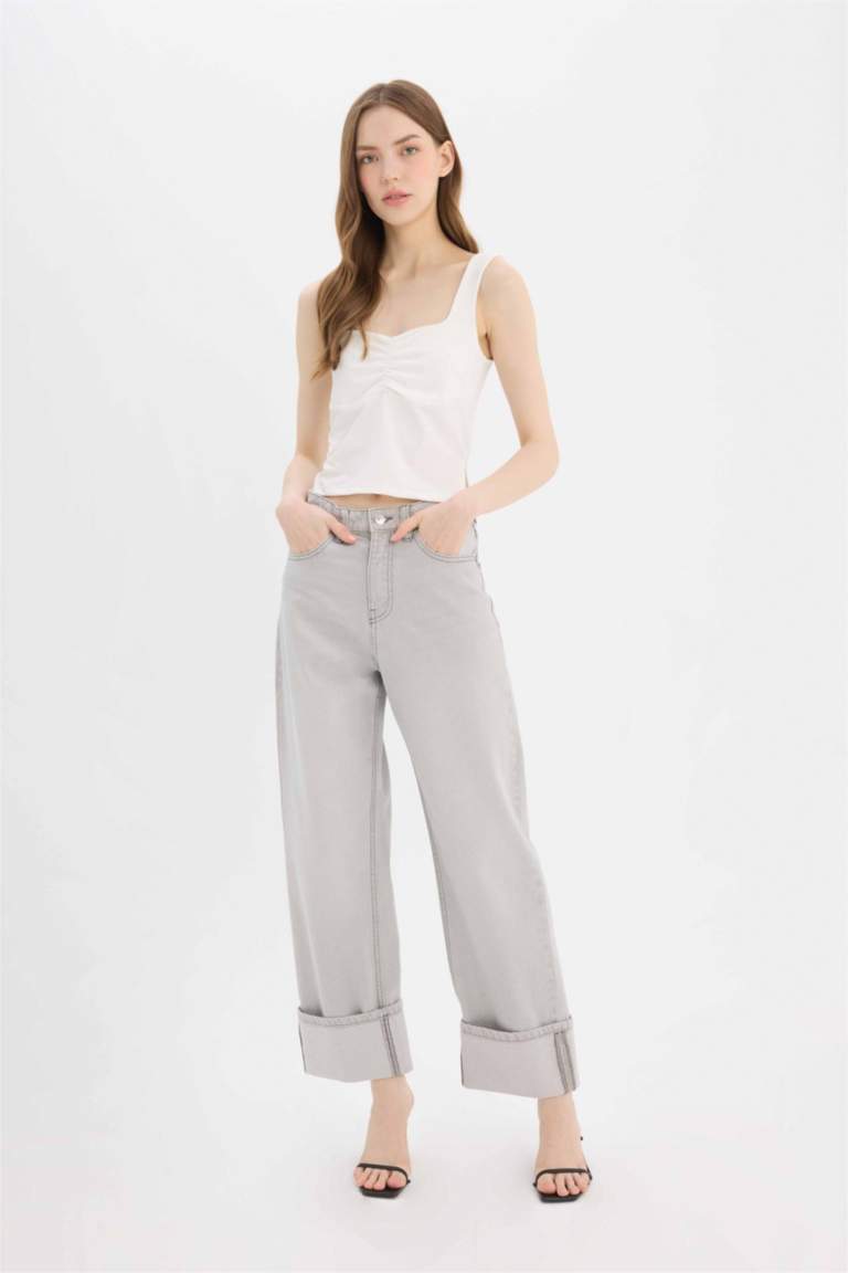 Брюки джинсовые с высокой талией и отворотами, расслабленного кроя