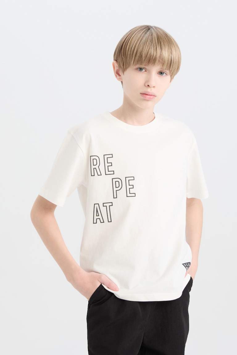 Boy Regular Fit Crew Neck Printed T-Shirt