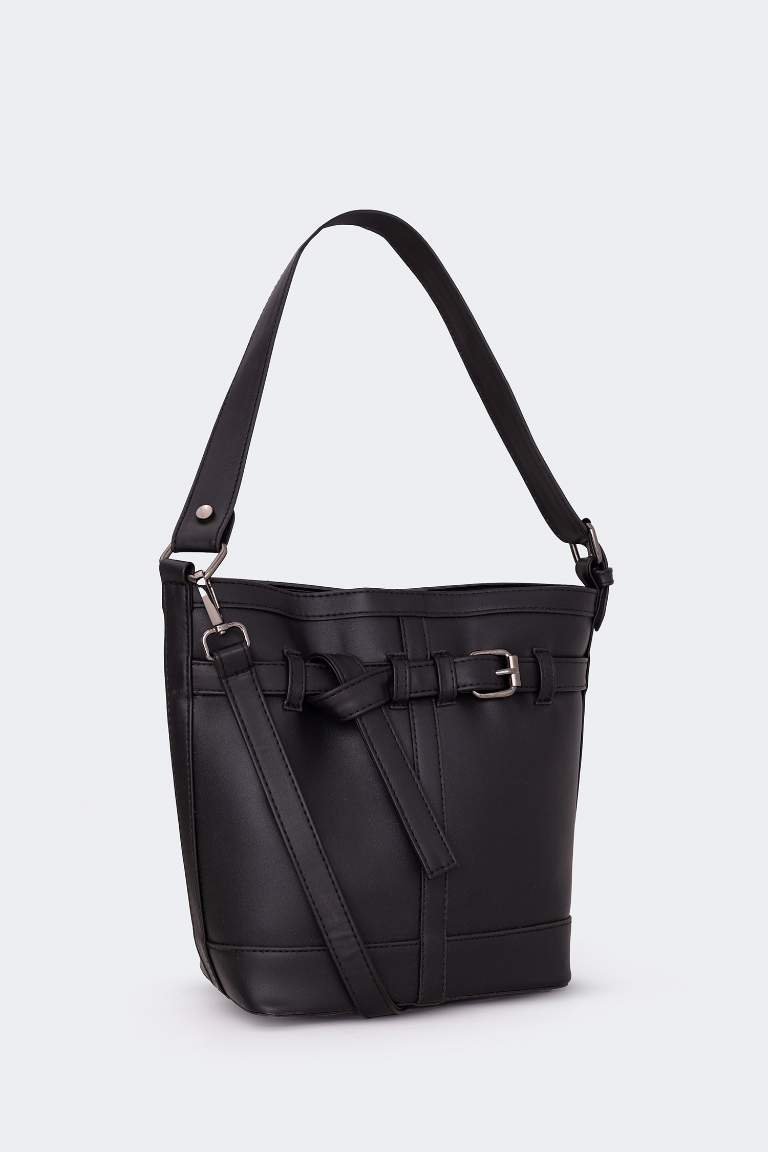 Woman Gold Buckled Faux Leather Shoulder Bag