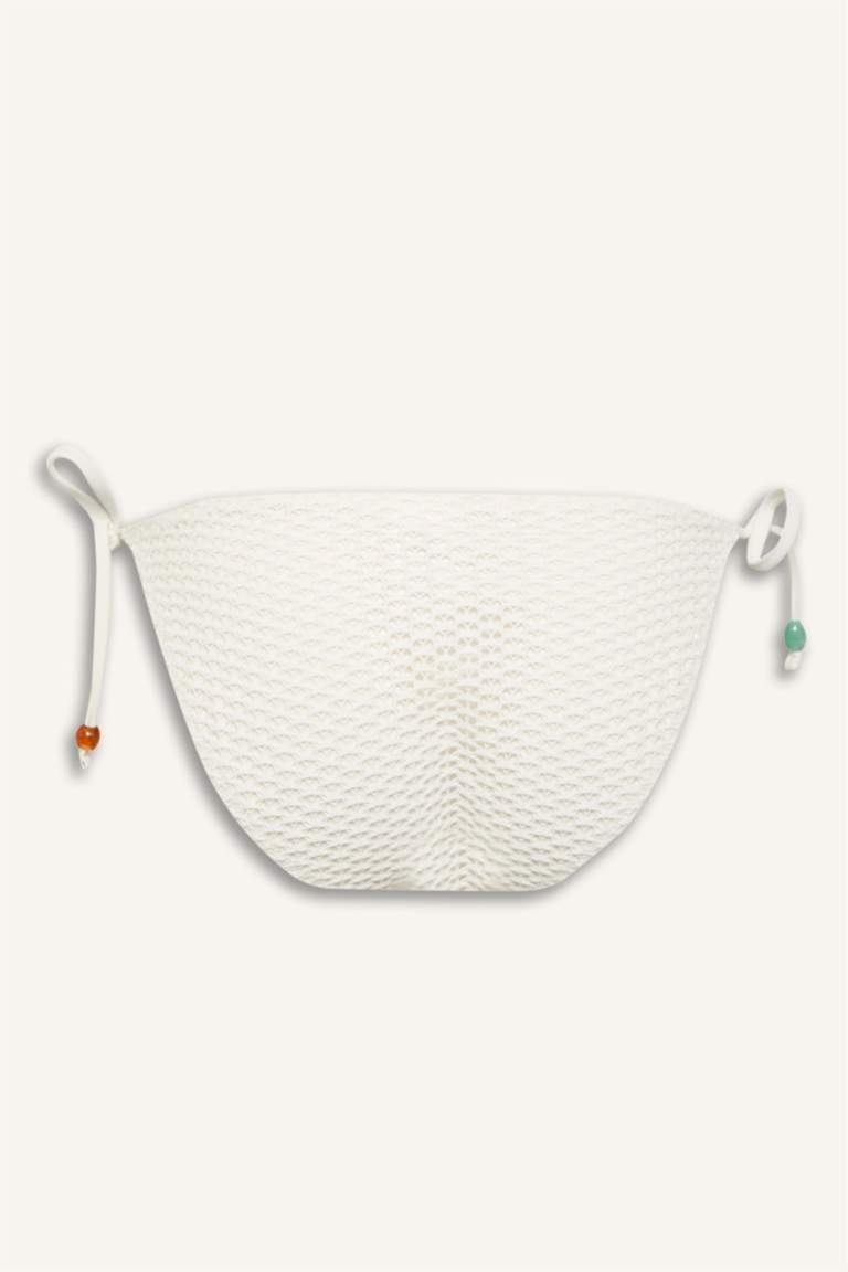 بيكيني سفلي بقصة عادية من Fall in Love