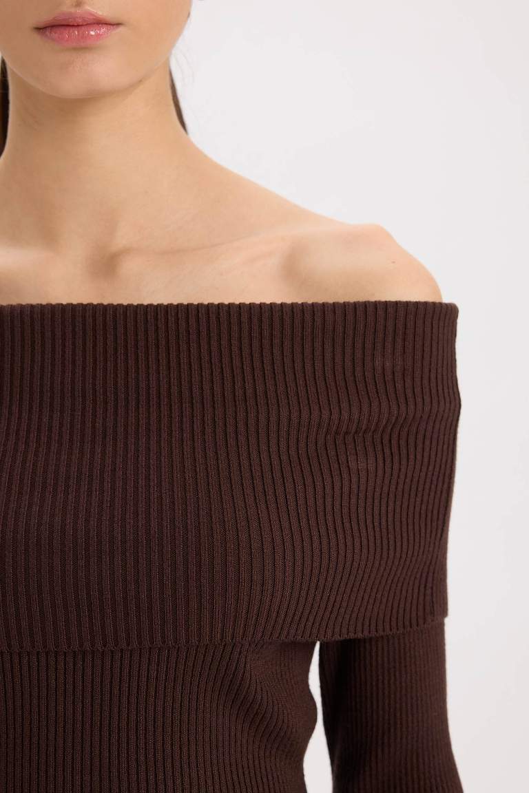 Fitted Omuzu Açık Fitilli Kaşkorse Bluz