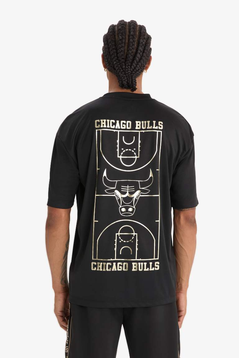 DeFactoFit NBA Chicago Bulls Oversize Geniş Kalıp Bisiklet Yaka Sırt Baskılı Kısa Kollu Tişört