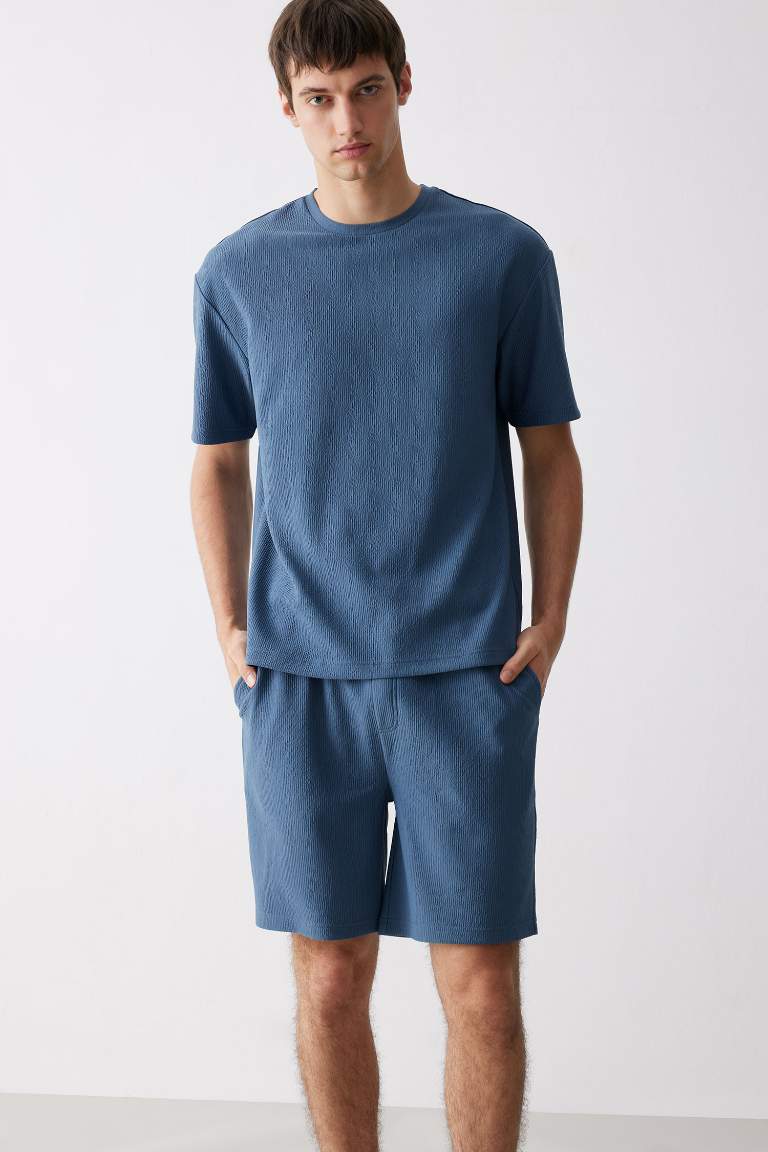 Boxy fit футболка с круглым вырезом и коротким рукавом