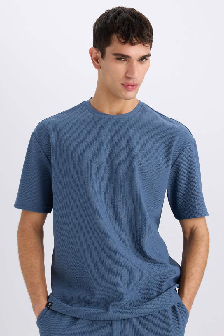 Boxy fit футболка с круглым вырезом и коротким рукавом
