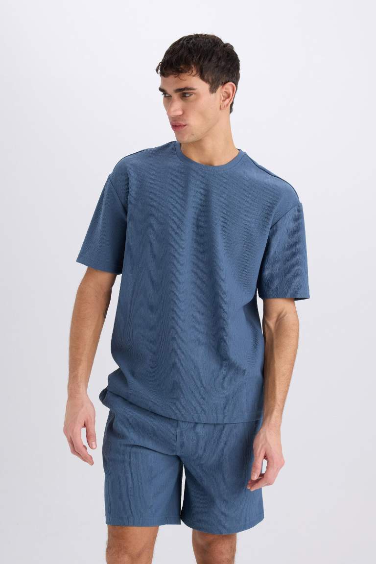Boxy fit футболка с круглым вырезом и коротким рукавом