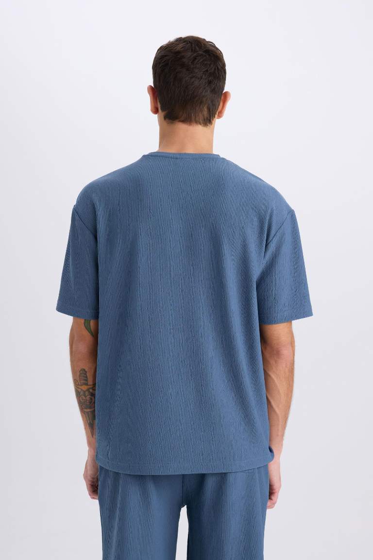 Boxy fit футболка с круглым вырезом и коротким рукавом