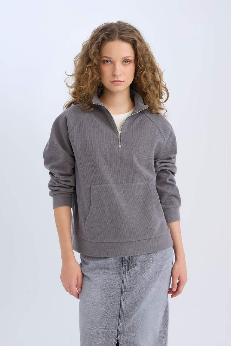 Oversize Fit Basic Zippered Polo Neck Sweatshirt