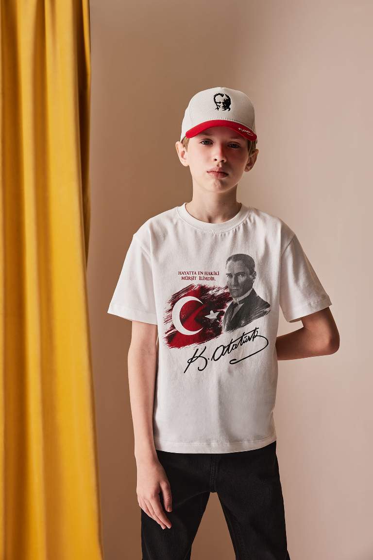 Boy New Regular Fit Crew Neck Printed T-Shirt