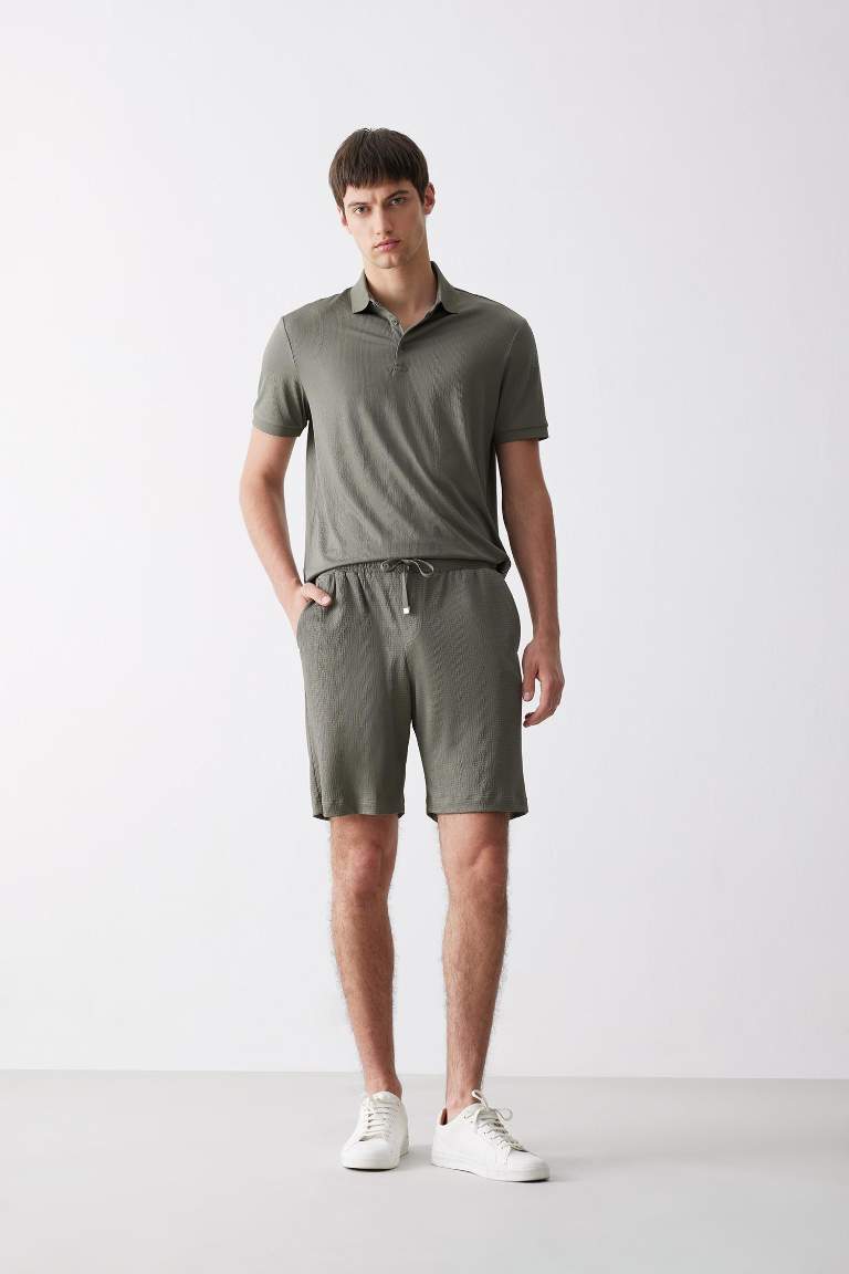 Regular Fit Her Yöne Esneyen Krinkıl Bermuda Şort