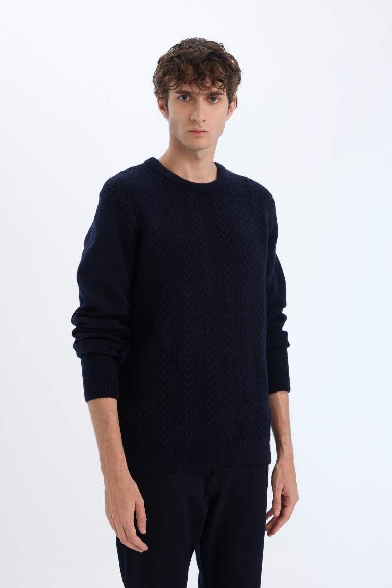 Standard Fit Crew Neck Knitwear Pullover