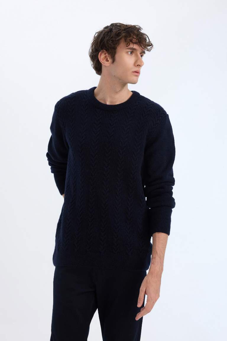 Standard Fit Crew Neck Knitwear Pullover