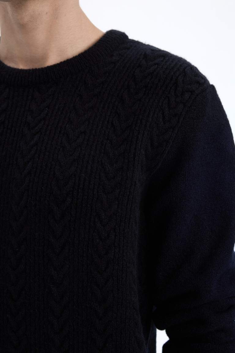 Standard Fit Crew Neck Knitwear Pullover