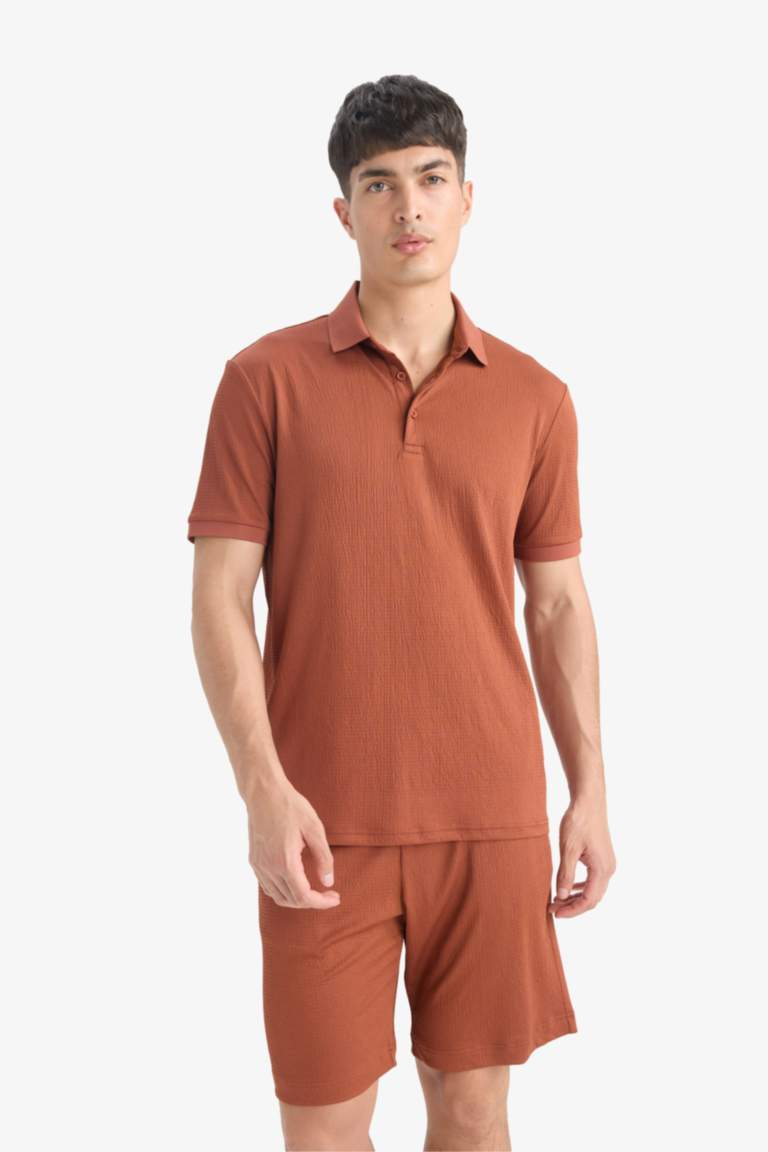 Slim Fit Dar Kesim Polo Yaka Dokulu Kısa Kollu Krinkıl Tişört