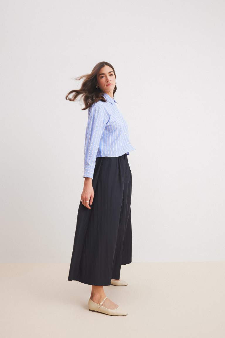 A Cut Flexible Waist Parachute Fabric Maxi Skirt