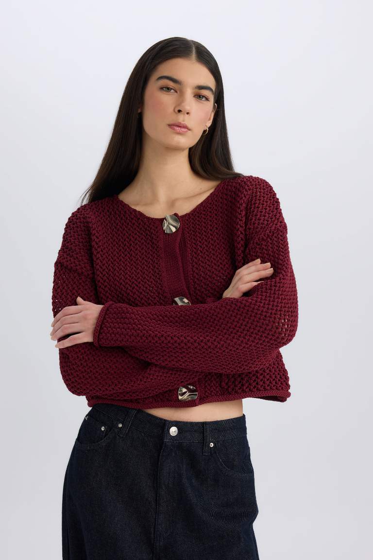 Relax Fit Crew Neck Buttoned Knit Cardigan