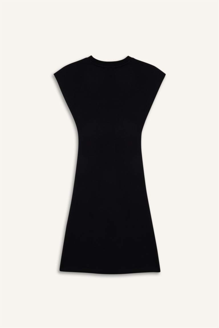 فستان قصير نص كم مضلع بوديكون برقبة مستديرة