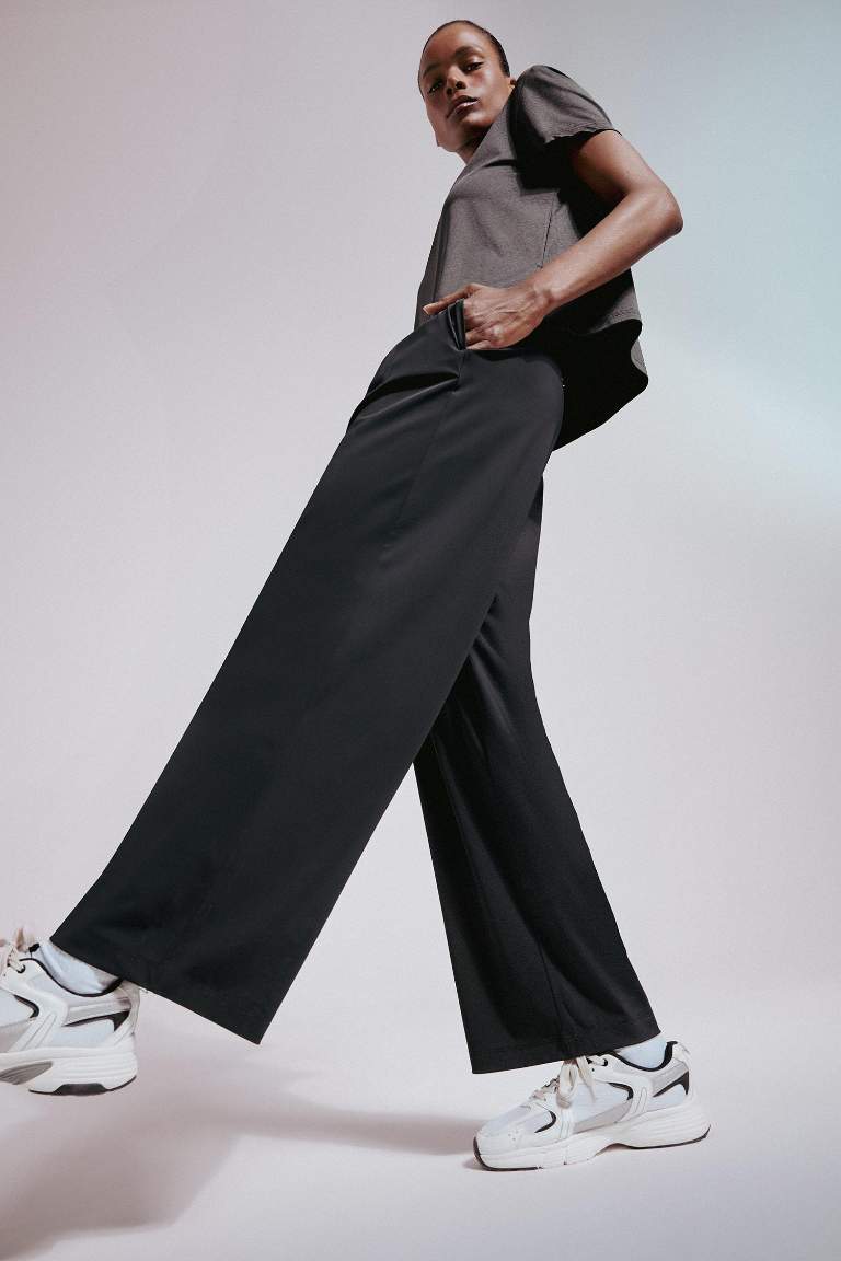 DeFactoFit Straight Fit Geniş Paça Standart Boy İnce Sporcu Pantolon