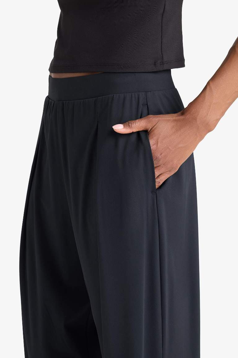 DeFactoFit Straight Fit Geniş Paça Standart Boy İnce Sporcu Pantolon