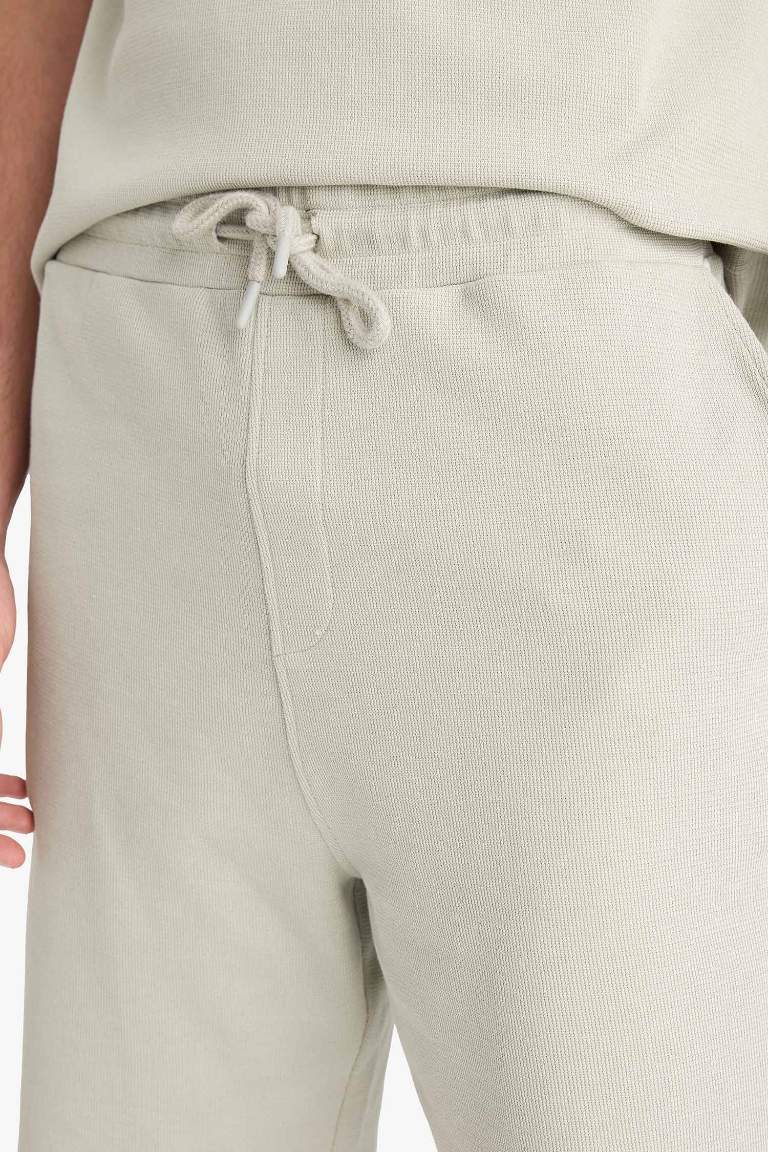 Regular Fit Dokulu Beli Bağcıklı Şort