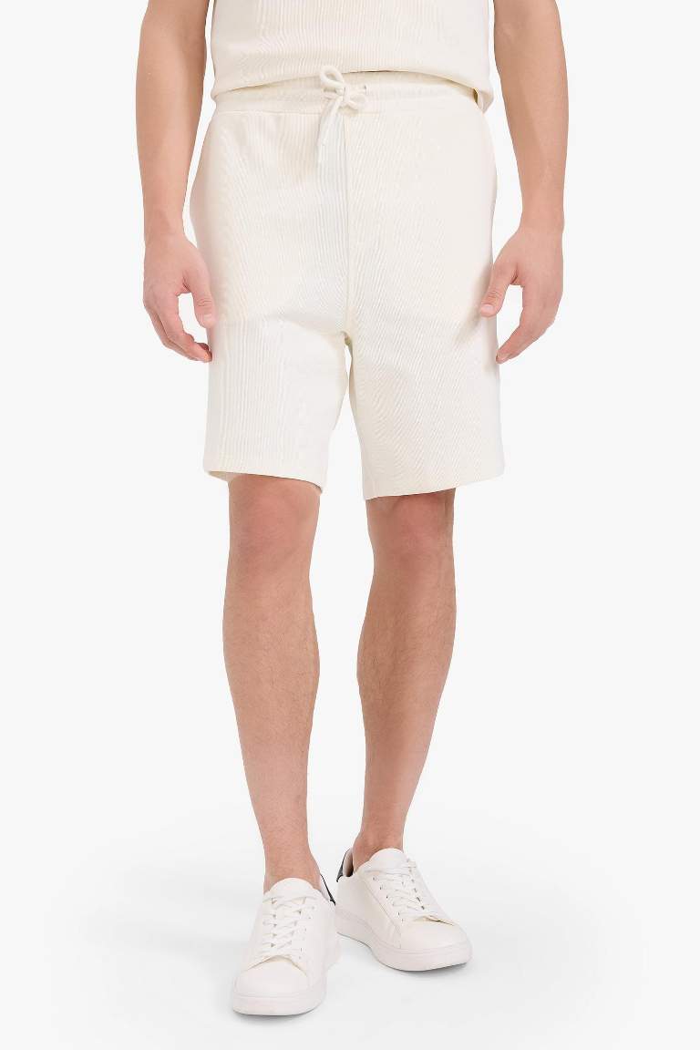 Regular Fit Dokulu Beli Bağcıklı Şort