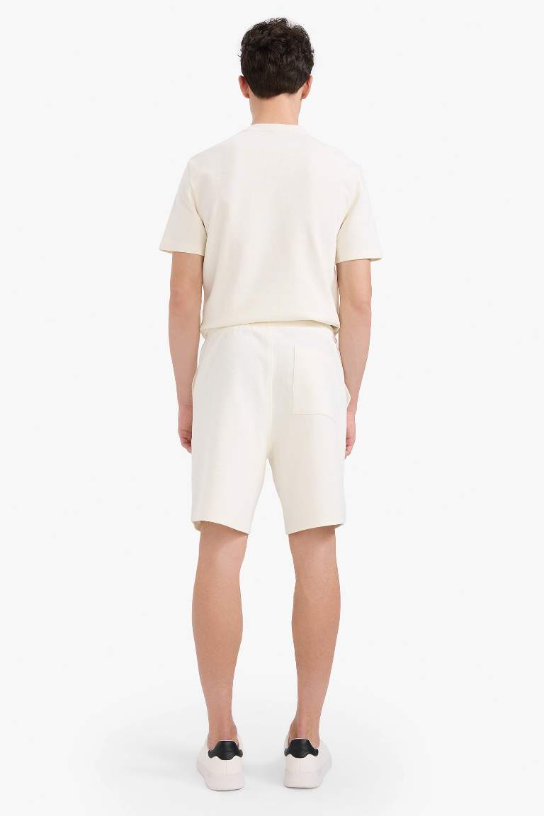Regular Fit Dokulu Beli Bağcıklı Şort