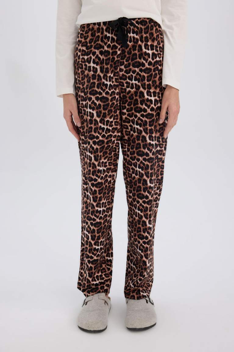 Fall in Love Leopard Patterned Top Bottom 2 Piece Pajama Set