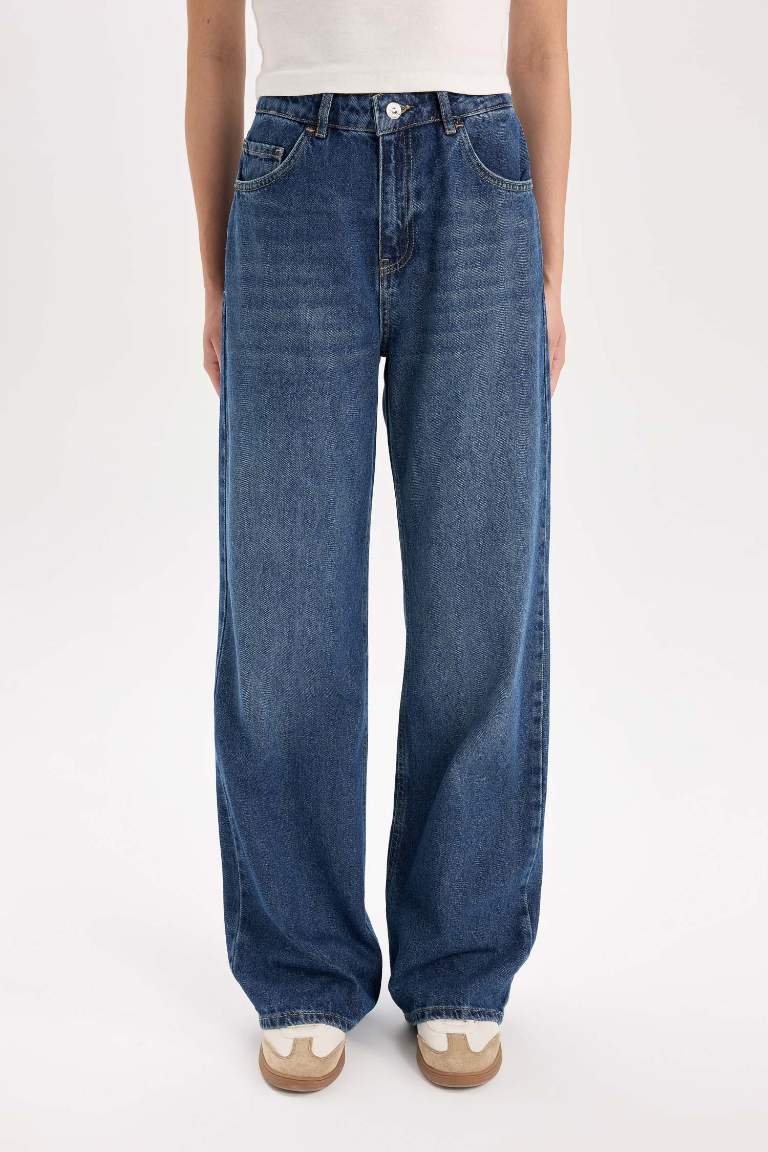 Straight Fit Wide Leg High Waist Washed Jeans