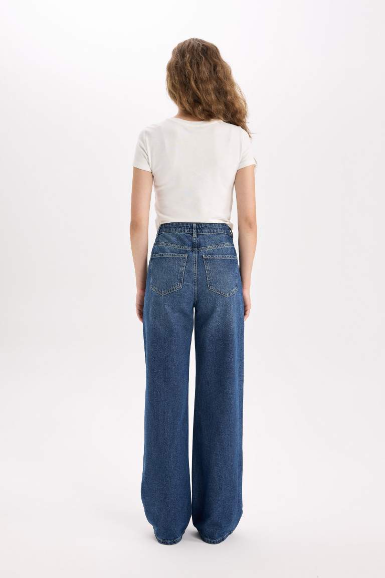 Straight Fit Wide Leg High Waist Washed Jeans