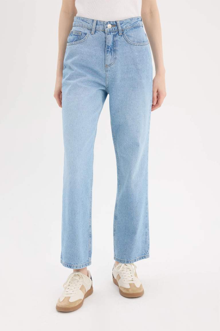 Pantalon Jean droit taille haute à longueur cheville