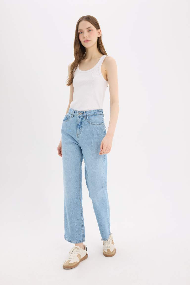 Pantalon Jean droit taille haute à longueur cheville