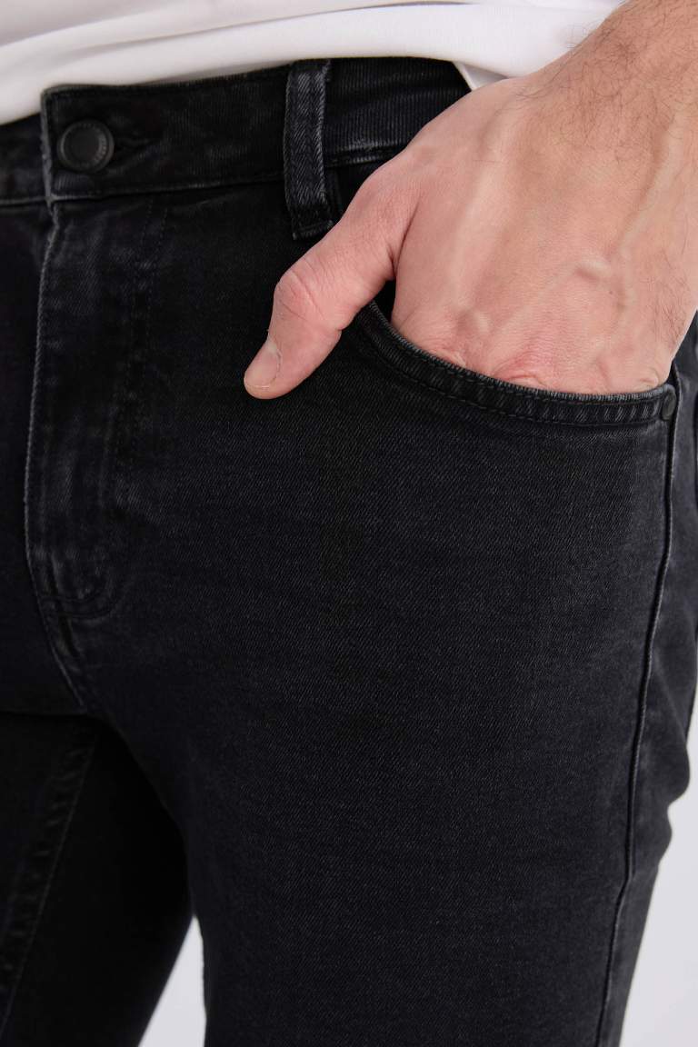 Pantalon Jean slim à coupe Pedro