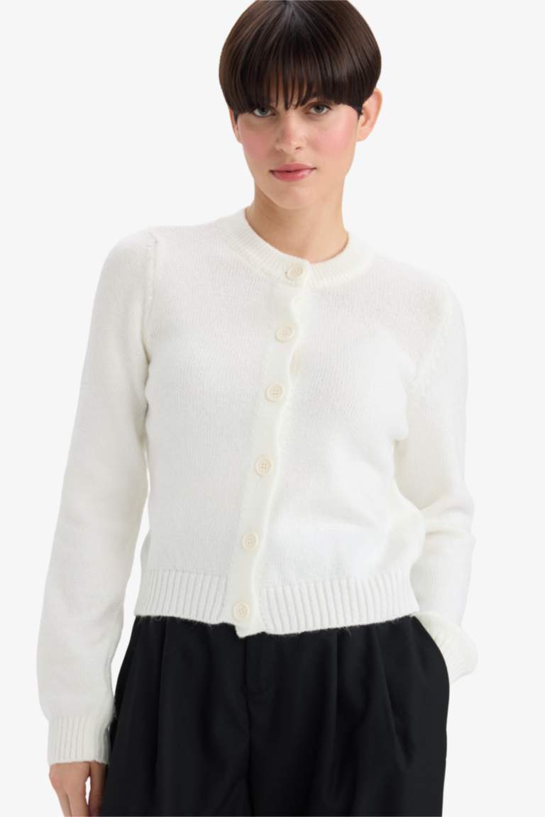Regular Fit Crew Neck Basic Soft Touch Soft Knit Cardigan