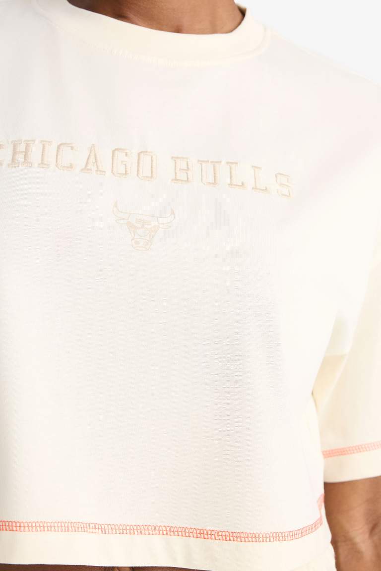 DeFactoFit NBA Chicago Bulls Cropped Fit Футболка с Воротником и Коротким Рукавом