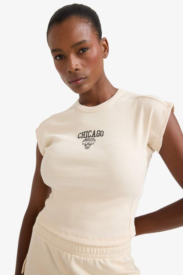 DeFactoFit NBA Chicago Bulls Standard Fit Embroidered T-Shirt